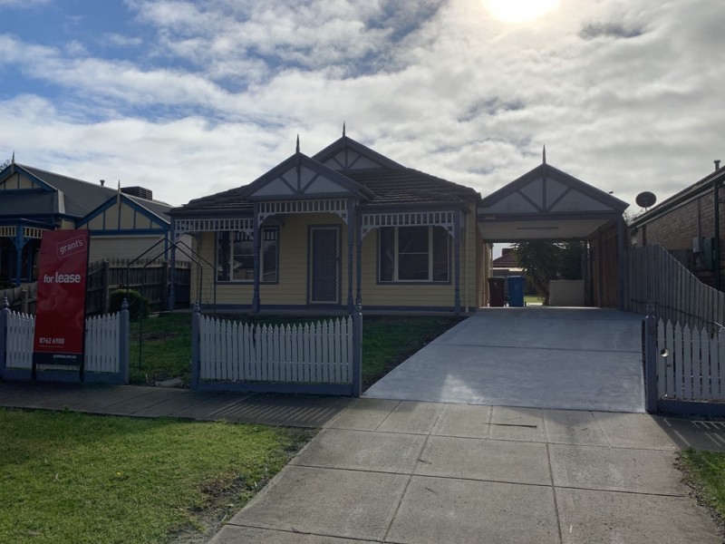 6 Cato Parkway, Lynbrook VIC 3975