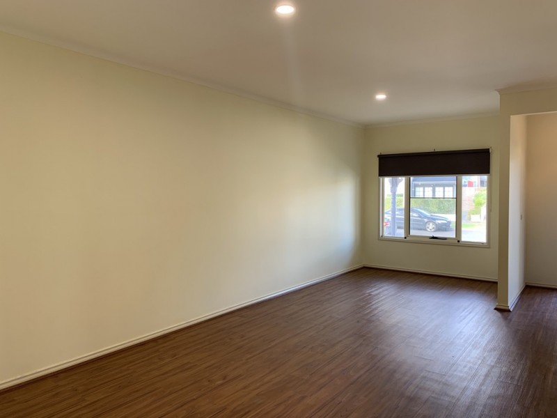 6 Cato Parkway, Lynbrook VIC 3975