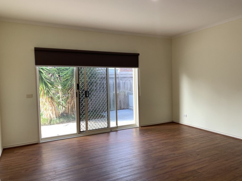 6 Cato Parkway, Lynbrook VIC 3975