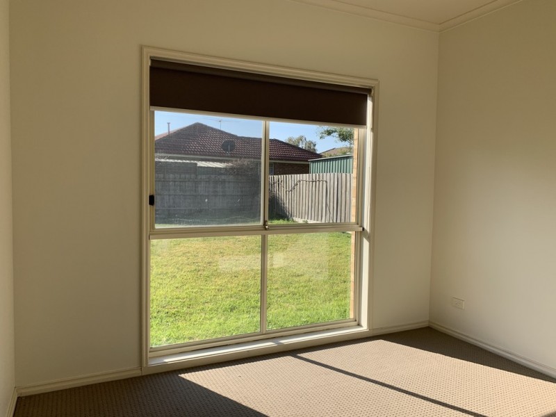 6 Cato Parkway, Lynbrook VIC 3975