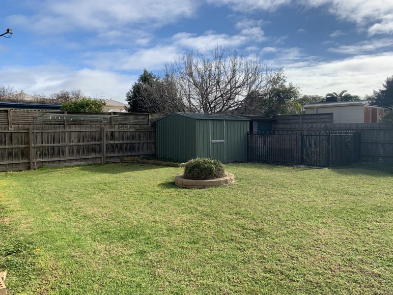 6 Cato Parkway, Lynbrook VIC 3975