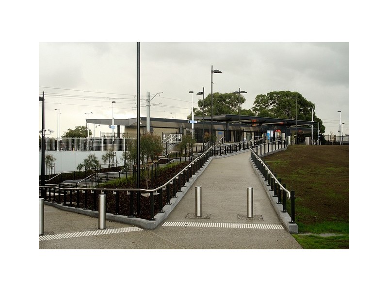 6 Cato Parkway, Lynbrook VIC 3975