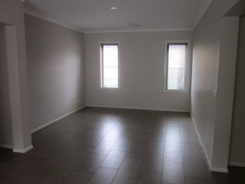 16 Emmett Ave, Berwick VIC 3806