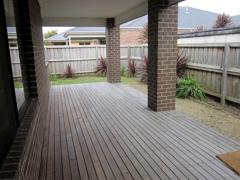 16 Emmett Ave, Berwick VIC 3806