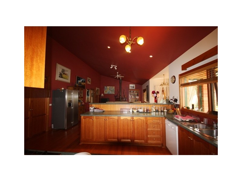 5 The Esplanade, Narre Warren South VIC 3805