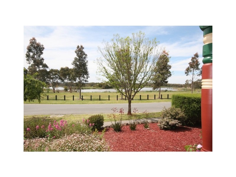 5 The Esplanade, Narre Warren South VIC 3805