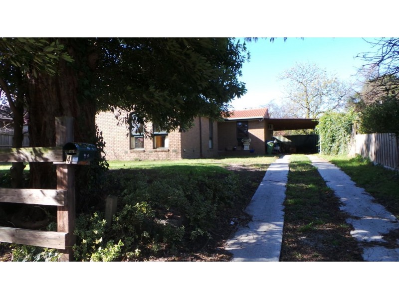 4 Carluke Close, Berwick VIC 3806