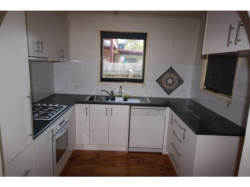 4 Carluke Close, Berwick VIC 3806