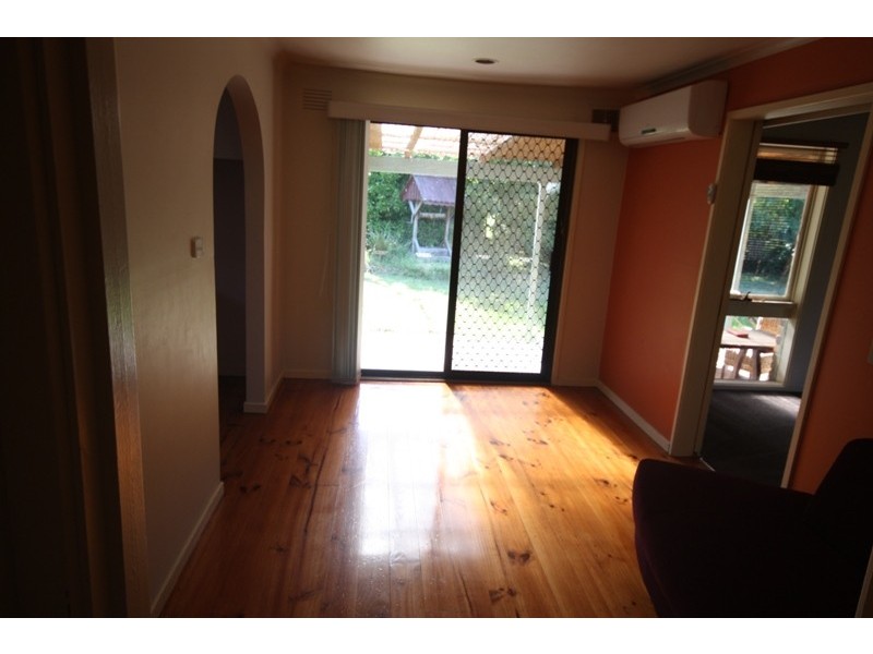 4 Carluke Close, Berwick VIC 3806