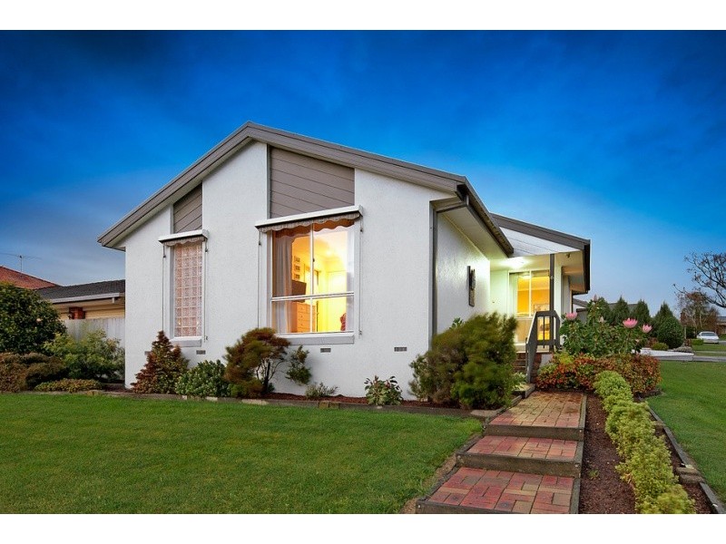 6 Kingsmere Drive, Berwick VIC 3806