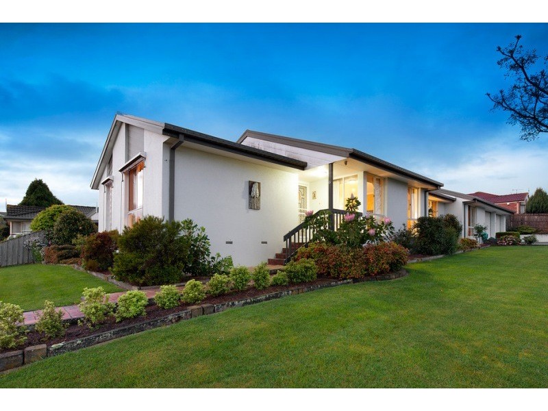 6 Kingsmere Drive, Berwick VIC 3806