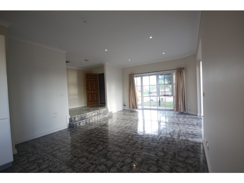 17a Barondi Ave, Narre Warren VIC 3805