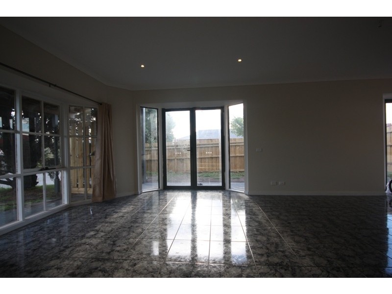 17a Barondi Ave, Narre Warren VIC 3805