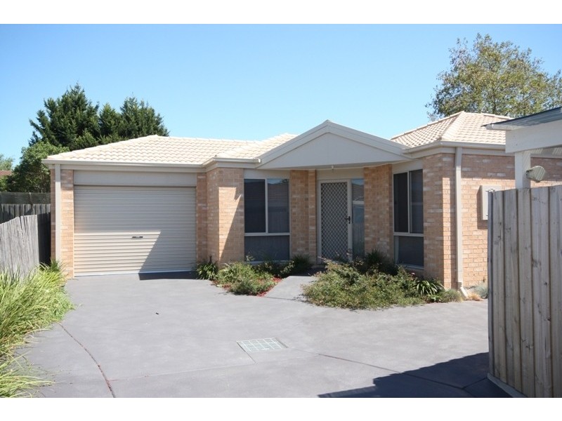 2/71 Amber Crescent, Narre Warren VIC 3805