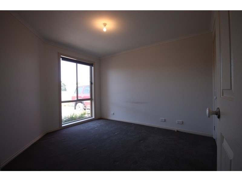 2/71 Amber Crescent, Narre Warren VIC 3805