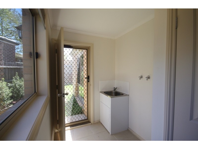 2/71 Amber Crescent, Narre Warren VIC 3805