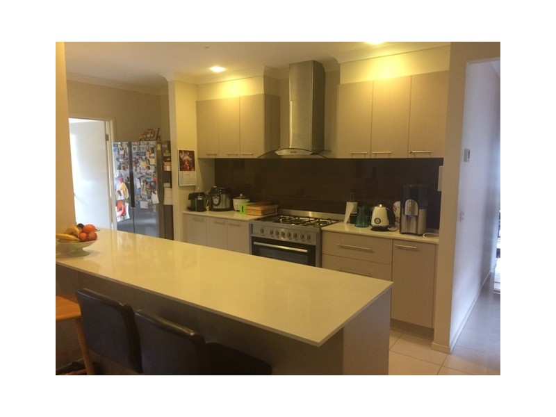 6 McGarvie Drive, Cranbourne North VIC 3977