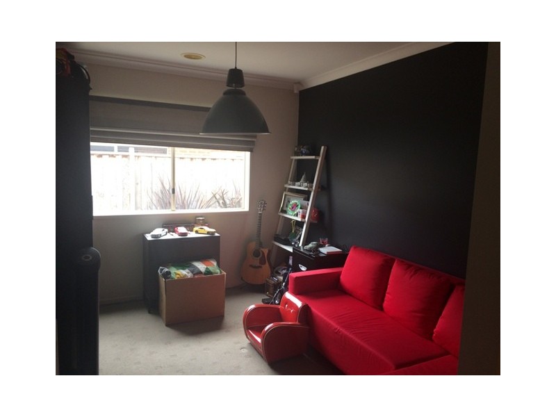 6 McGarvie Drive, Cranbourne North VIC 3977