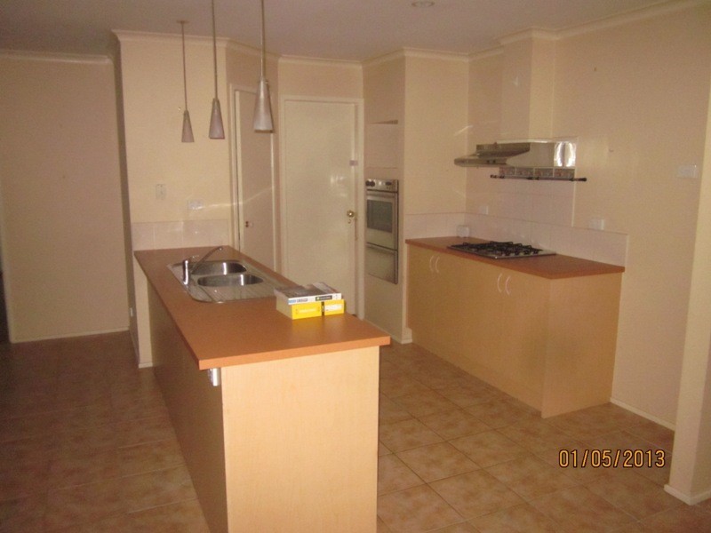 28 Grand Arch Way, Berwick VIC 3806