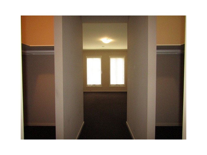 10 Landra Court, Berwick VIC 3806