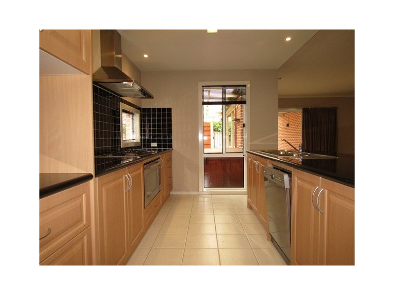 10 Landra Court, Berwick VIC 3806