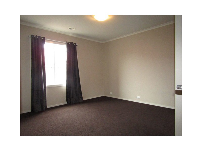 10 Landra Court, Berwick VIC 3806