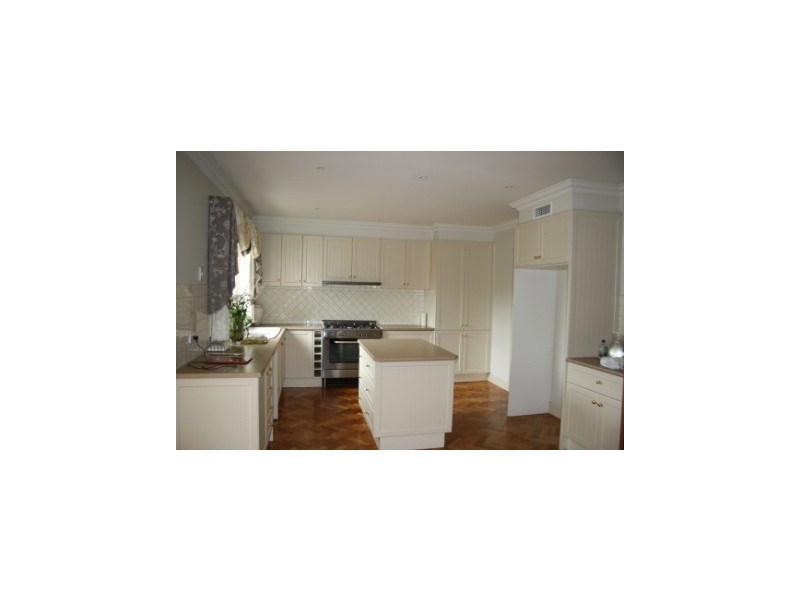 120 Berwick Springs Promenade, Narre Warren South VIC 3805