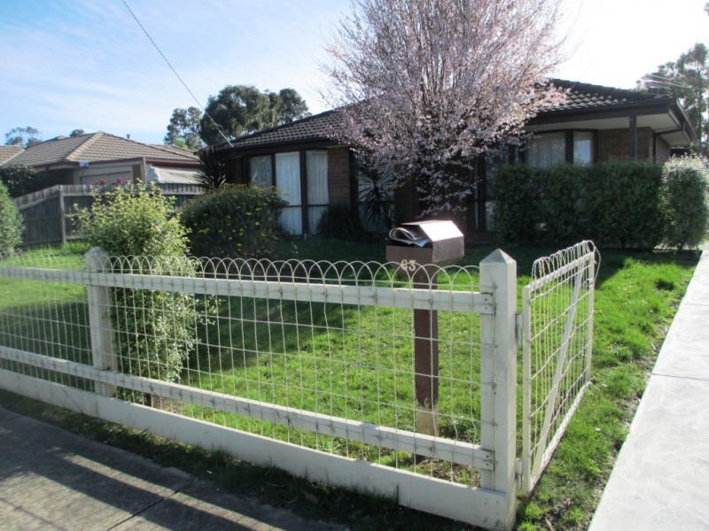 63 Simon Drive, Pakenham VIC 3810