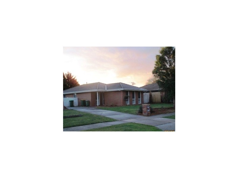 5 Eleanor Court, Pakenham VIC 3810