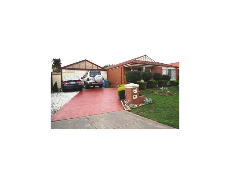 15 Glenisla Way, Berwick VIC 3806