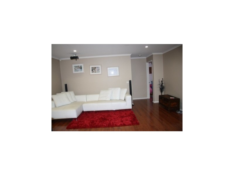 15 Glenisla Way, Berwick VIC 3806