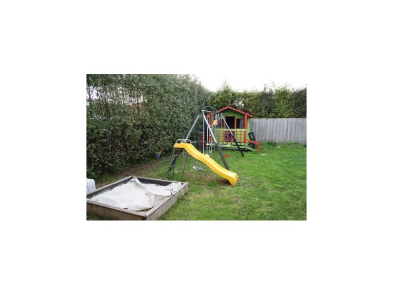 15 Glenisla Way, Berwick VIC 3806