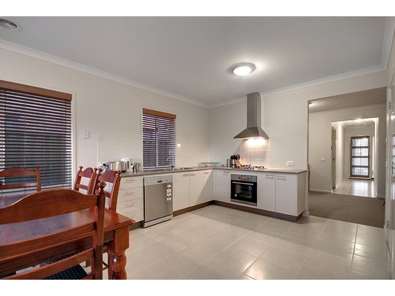 29 Cohens Way, Pakenham VIC 3810