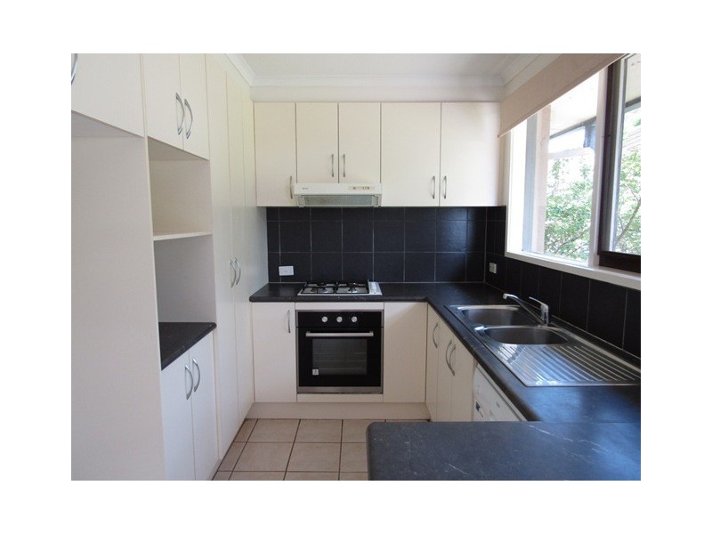 18 Bemersyde Drive, Berwick VIC 3806