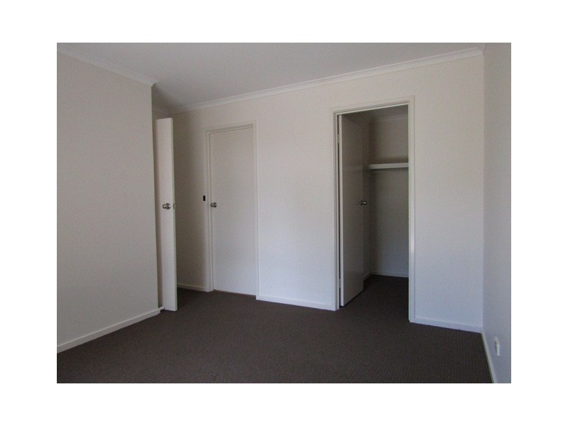 18 Bemersyde Drive, Berwick VIC 3806