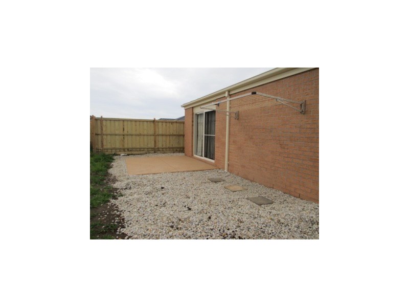 23 Celsius Drive, Cranbourne North VIC 3977