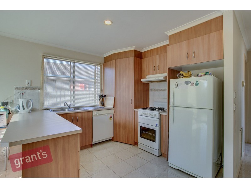 86 Harold Keys Drive, Narre Warren South VIC 3805