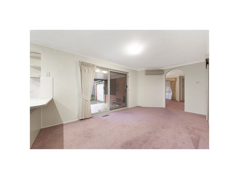 25 Leonard Drive, Berwick VIC 3806