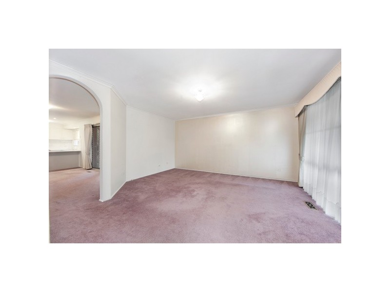 25 Leonard Drive, Berwick VIC 3806