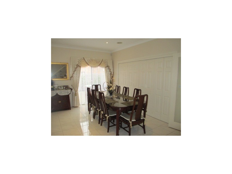 5 Rebecca Mac Court, Hallam VIC 3803