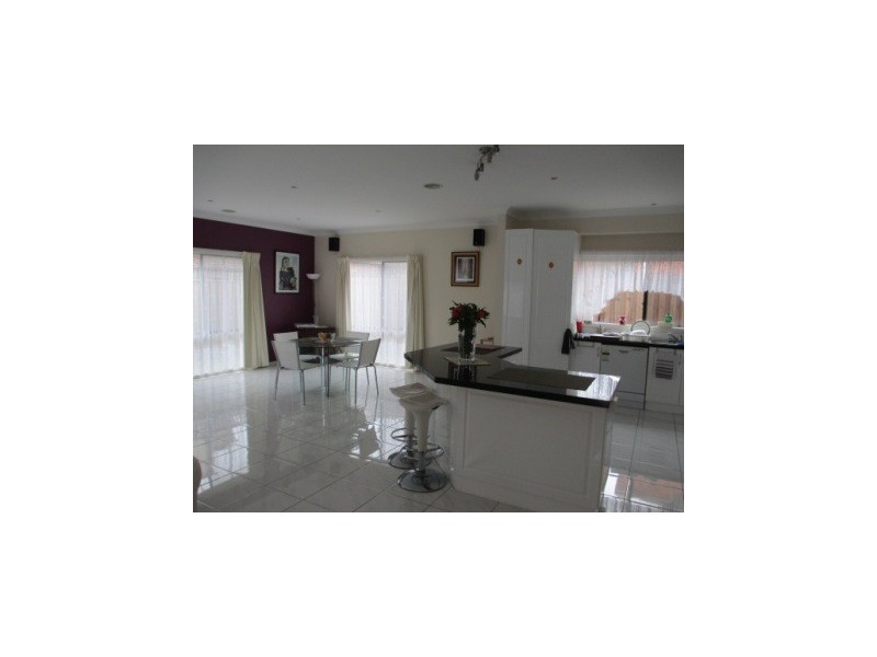 5 Rebecca Mac Court, Hallam VIC 3803