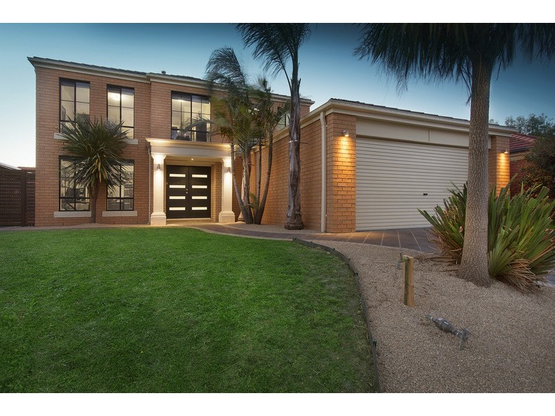 37 Chatswood Drive, Narre Warren South VIC 3805