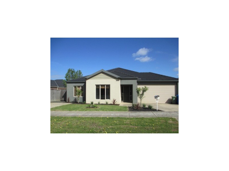 9 Emmett Avenue, Berwick VIC 3806