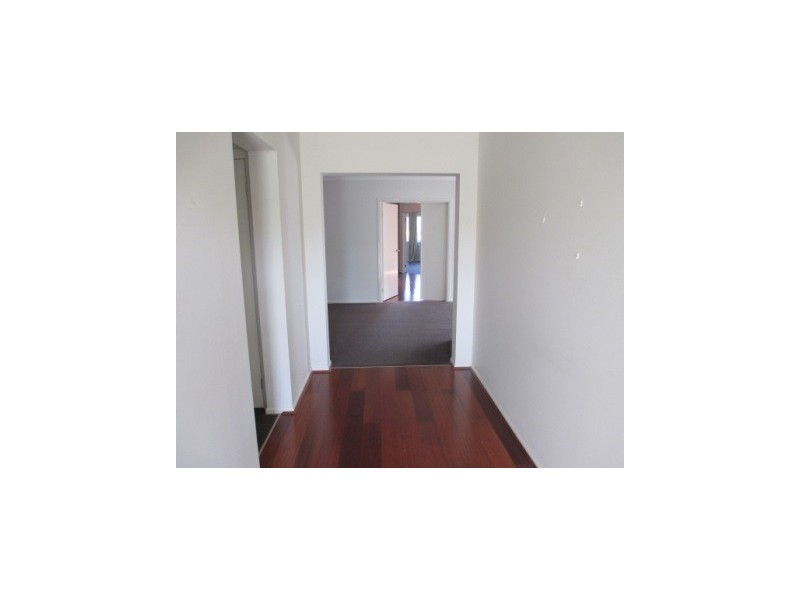 9 Emmett Avenue, Berwick VIC 3806