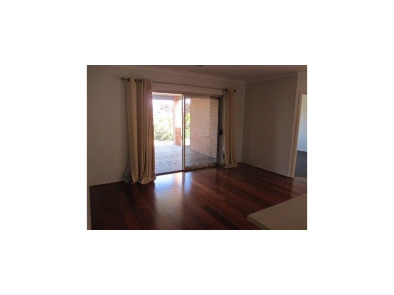 9 Emmett Avenue, Berwick VIC 3806