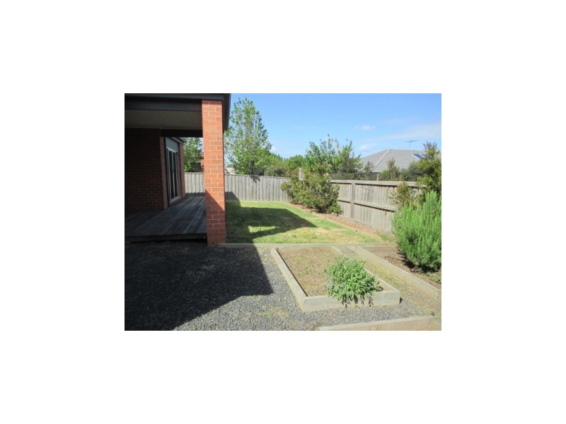 9 Emmett Avenue, Berwick VIC 3806