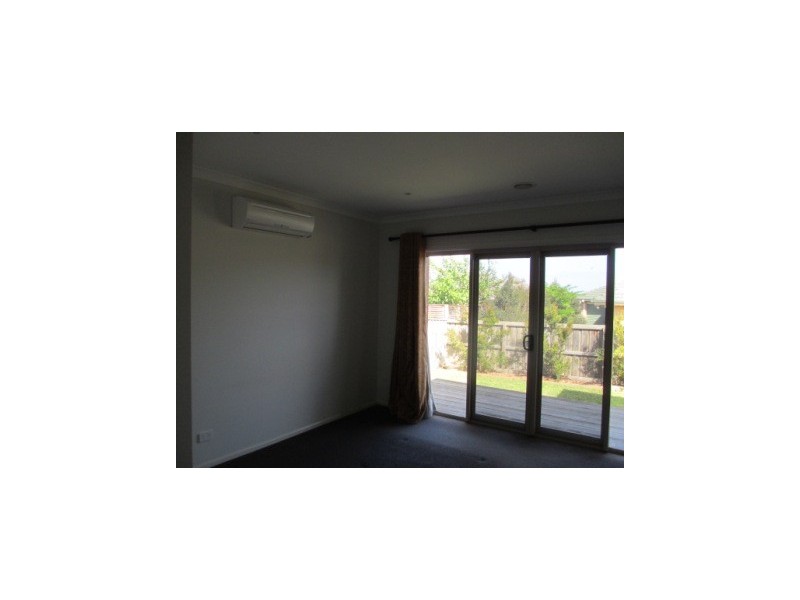 9 Emmett Avenue, Berwick VIC 3806