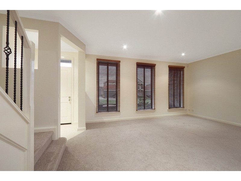 27/18-26 Marlesford Crescent, Berwick VIC 3806