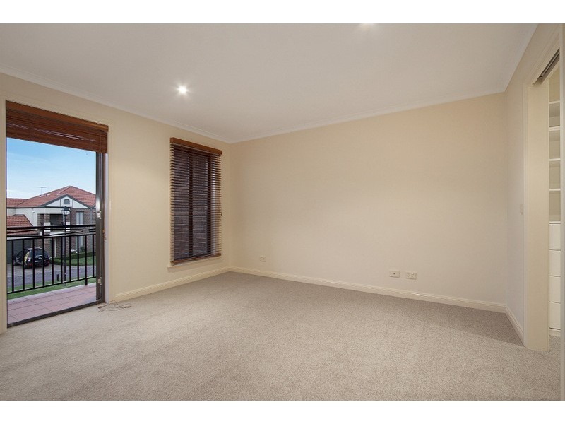 27/18-26 Marlesford Crescent, Berwick VIC 3806