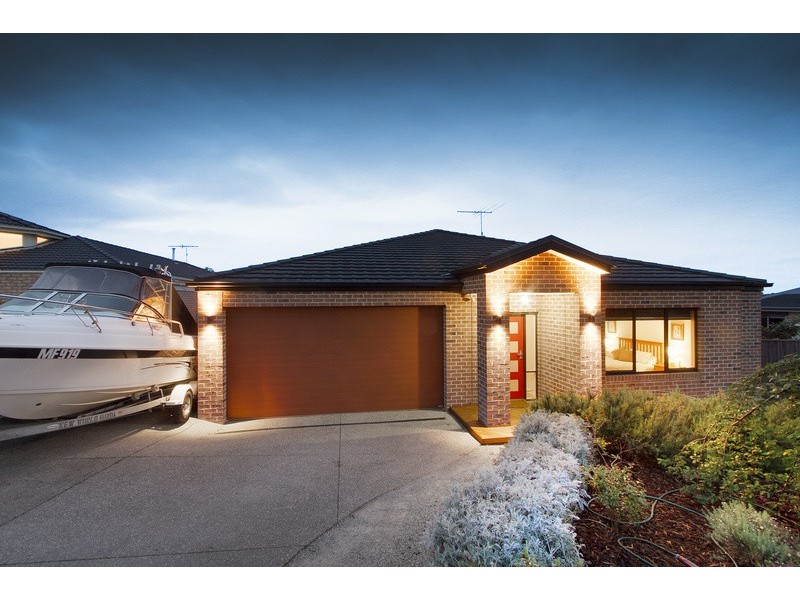 6 Leichhardt Way, Berwick VIC 3806